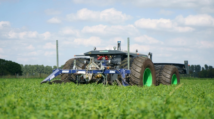 Worauf solltest du bei einer Tablethalterung für Traktor oder Erntemaschine  achten? - FarmAct Blog